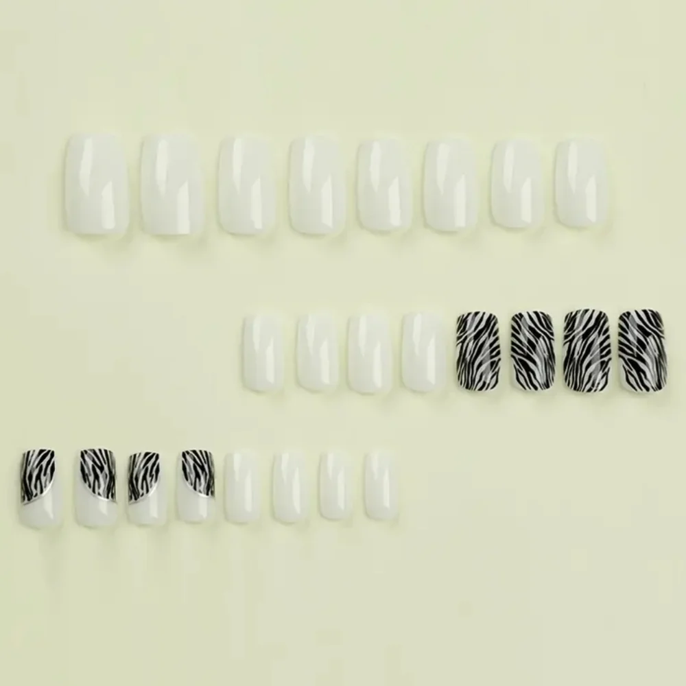 24 Pieces Fake press on nails
